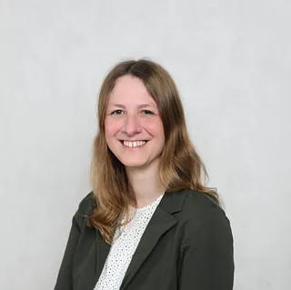 Eine lachende Person