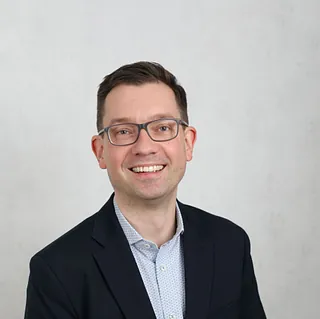 Eine lachende Person